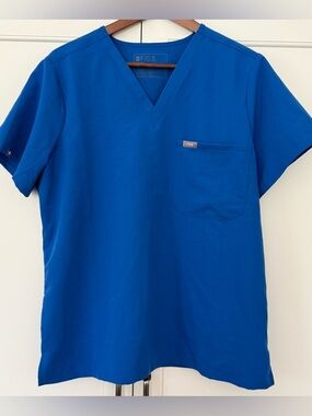 Figs Catarina One Pocket Scrub Top Sz L NWOT